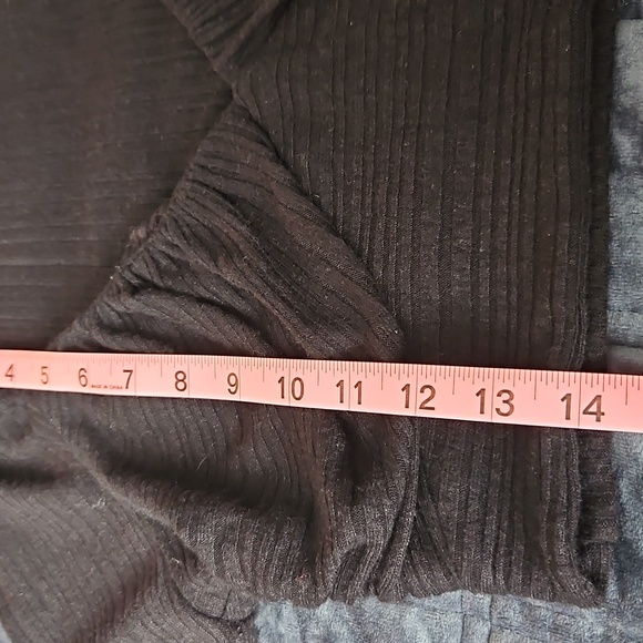 Free People | Black Bell Sleeve Ruched Crop Top| M | Boho, Festival - Picture 10 of 12